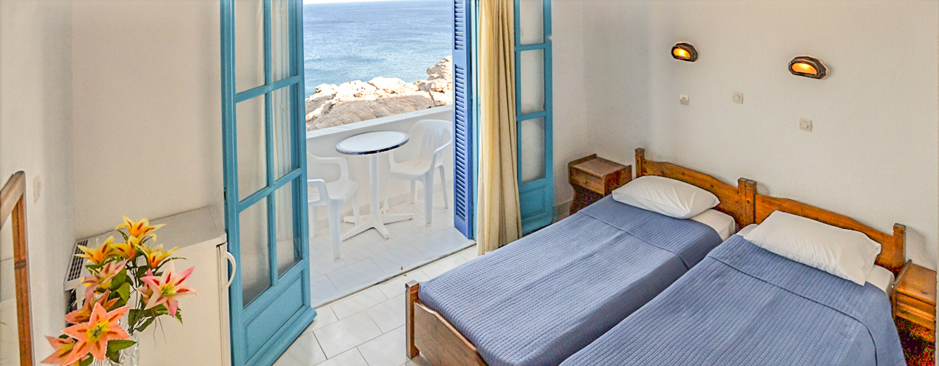 Fully furnished and equipped apartments with a view to the Aegean sea